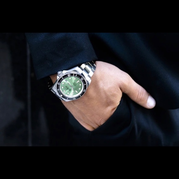 Oceaneva Deep Marine Explorer II Dive Watch Auto - Picture 5 of 9